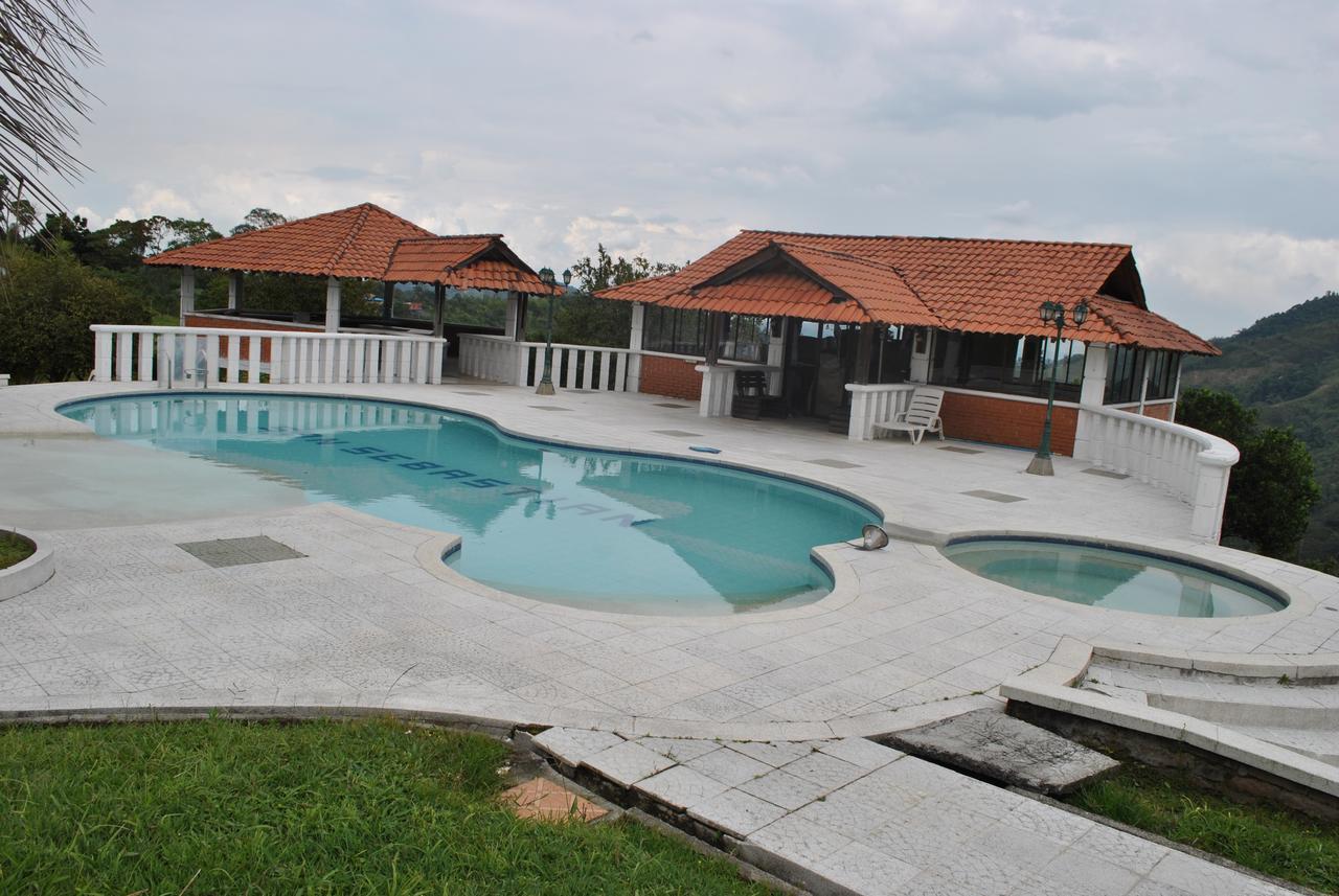 סנטה רוזה דה כבאל Hostal Don Bernardo מראה חיצוני תמונה